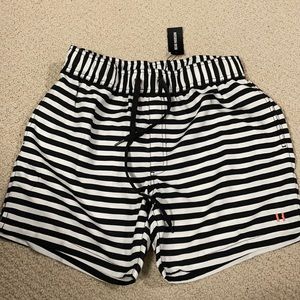 Men’s Beau Hudson Swim Shorts, size medium. NWT